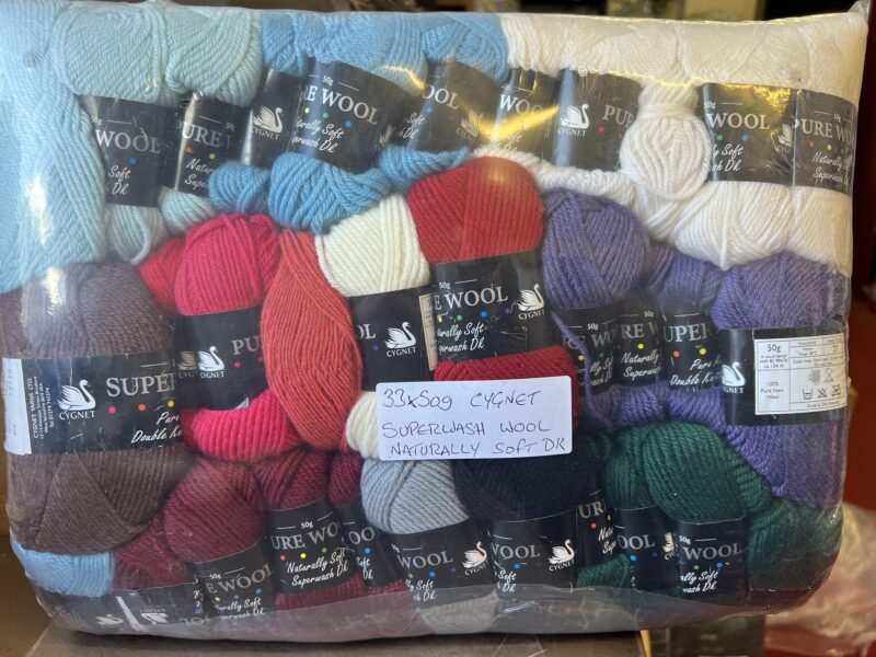Cygnet Superwash dk 33 x 50g mixed colours