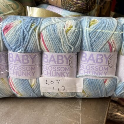 Lot 112 Hayfield Baby Blossom Chunky 5 x 100g shade 0351