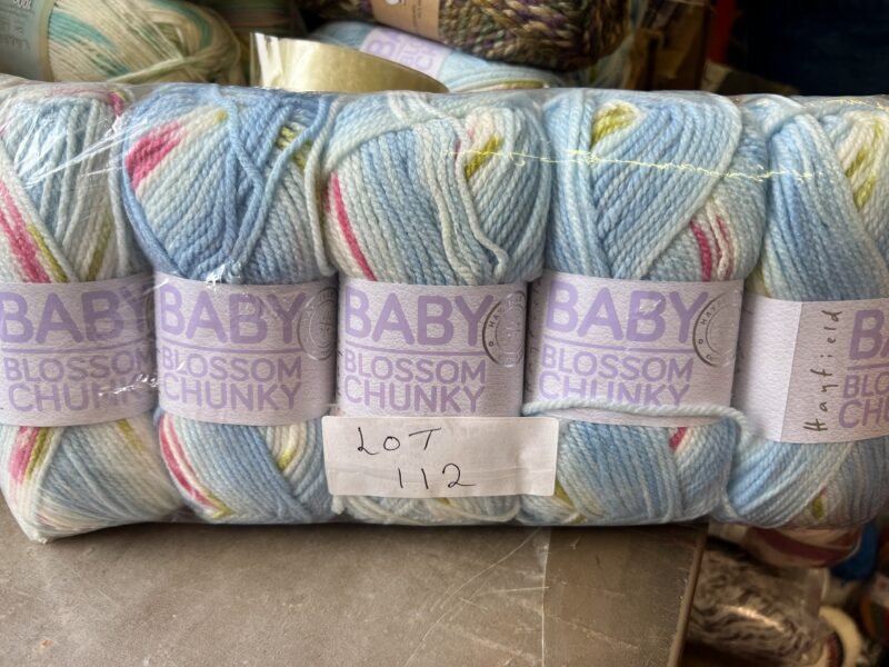 Lot 112 Hayfield Baby Blossom Chunky 5 x 100g shade 0351