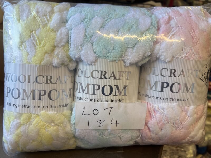 Lot 184 Pompom yarn 3 x 200g