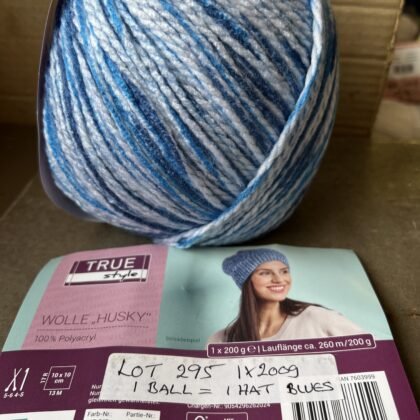 Lot 295 1 x 200g Chunky 1 ball = 1 Hat mixed blues