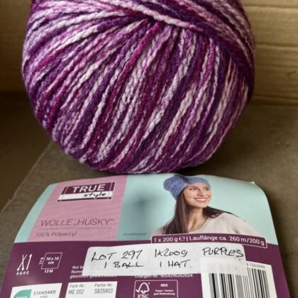 Lot 297 1 x 200g chunky 1 ball = 1 hat