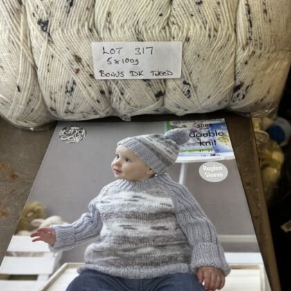 Lot 317 Bonus Dk Tweed 5 x 100g starling + free pattern