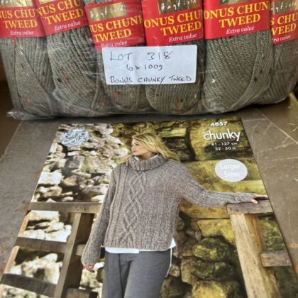 Lot 318 Bonus Chunky Tweed 6 x 100g + free pattern