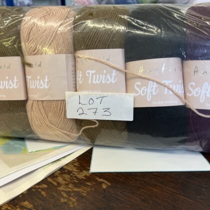 Lot 273 Hayfield Soft Twist Dk 5 x 100g