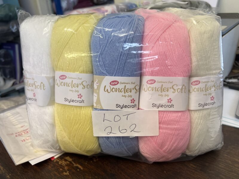 Lot 262 Stylecraft wondersoft baby 3ply 5 x 100g