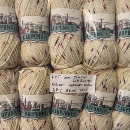 Lot 301 4ply 75% wool 25% polyamide cream with spots