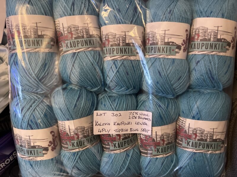 Lot 302 4ply 75% wool 25% polyamide Turkish Blue with spots