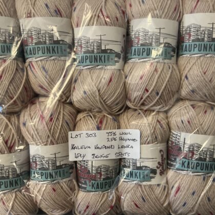 Lot 303 4ply 75% wool 25% polyamide Beige with spots
