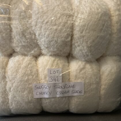 Lot 342 Snuggly Snowflake chunky cream shade 10 x 50g