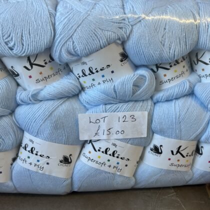 Lot 123 cygnet kiddies Supersoft 4ply 10 x 100g baby blue